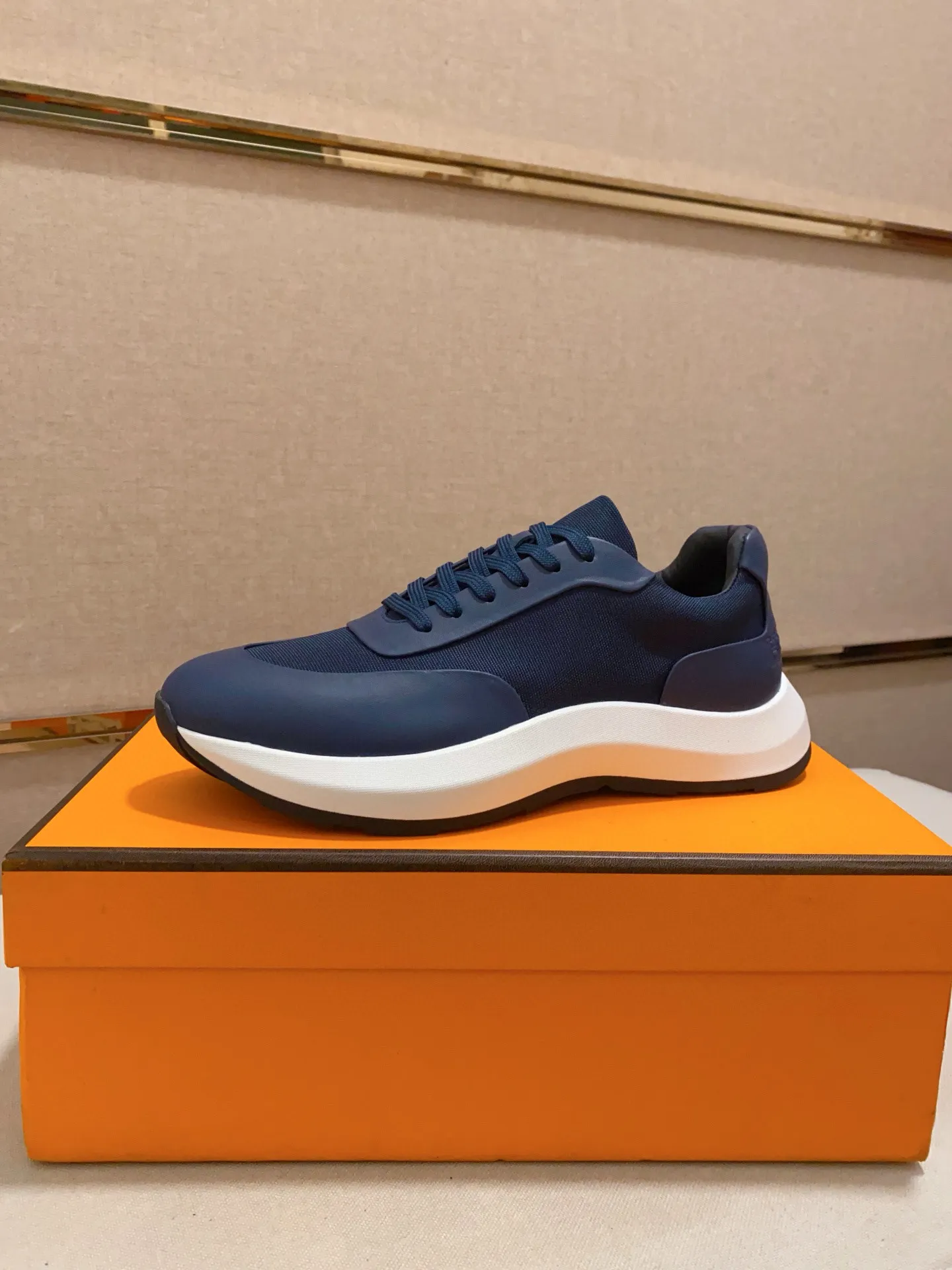 Men's clothing and shoes💰: 600💰《HERMES》【Classic Original Version】Hermès; Top 🔝 Purchasing Agency 🔍🔍Men's latest 🇺🇸 counters are on sale simultaneously, original imported from Italy ▲▲Silk cowhide with breathable fabric ▲▲ (high-end and expensive Qi·Grade) Exquisite workmanship (Italian 🇮🇹Imported water-dyed 🐂cowhide lining) Sole: Original sole provided by the original factory, ⚠️Exclusive double-layer activity·TPR·Rubber·Combined molded outsole; Super·comfortable·wear-resistant·non-slip·environmental protection The real thing is more beautiful if you take the real thing (high quality, follow the order), you can enter and exit the counter at will * Number of yards: 38·39·40·41·42·43·44# (can be customized 45.)
